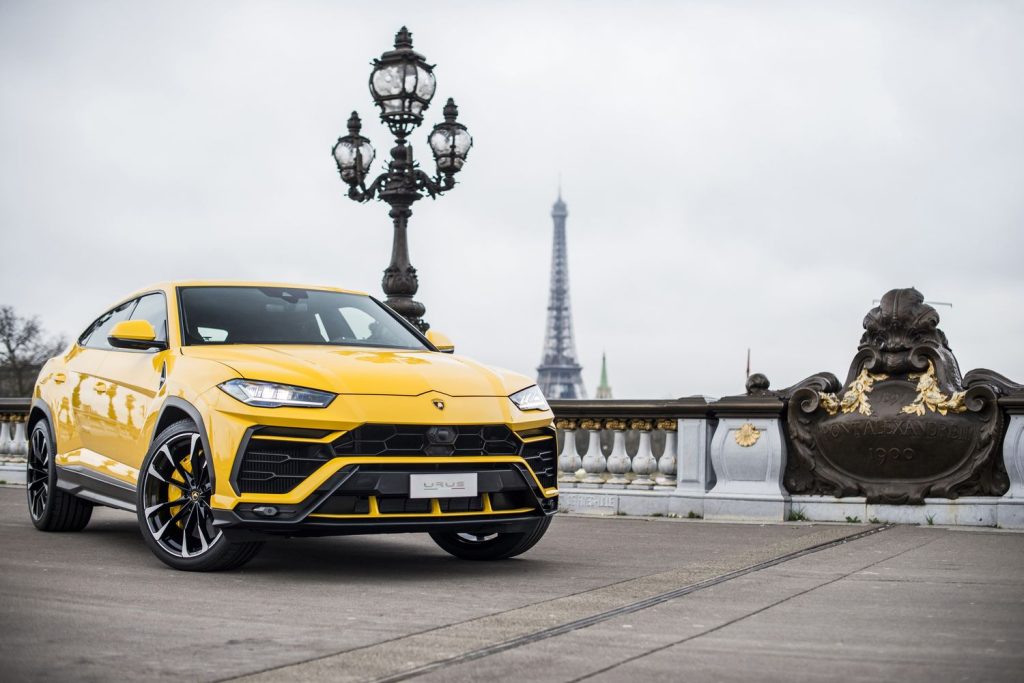 LAMBORGHINI URUS