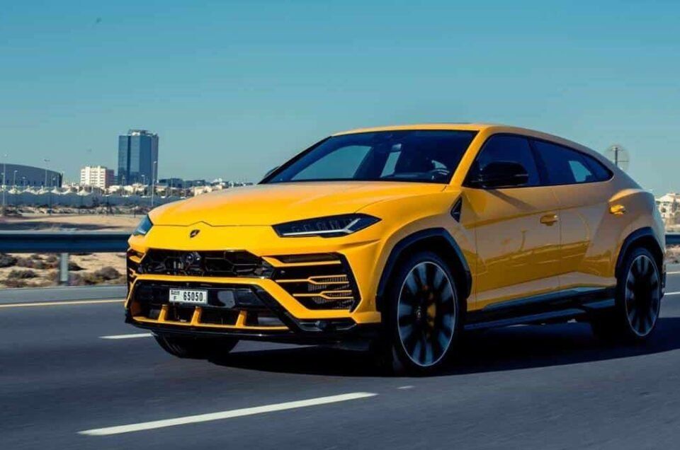 LAMBORGHINI URUS